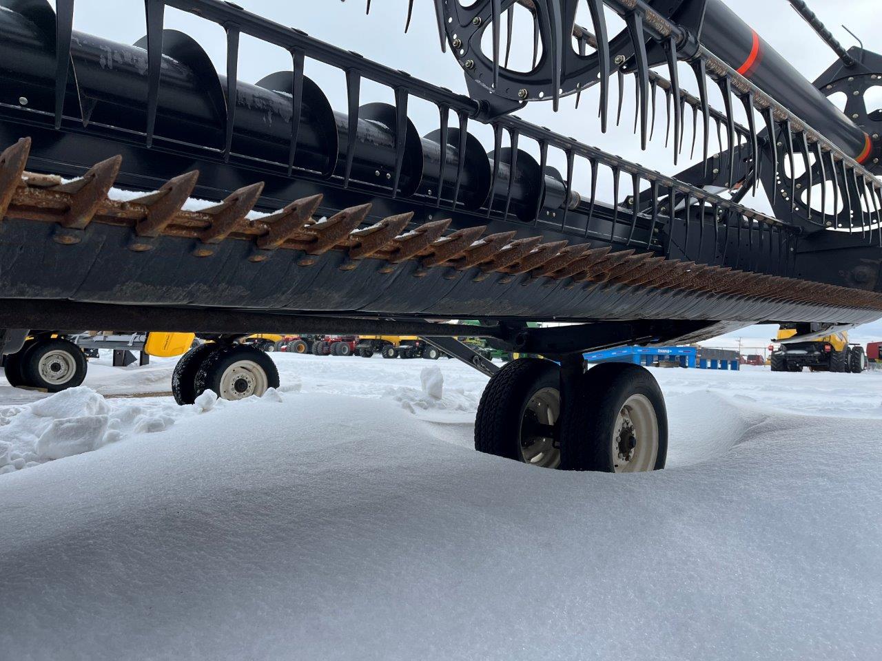 2009 MacDon D60-40 DK CNH-6 Header Draper