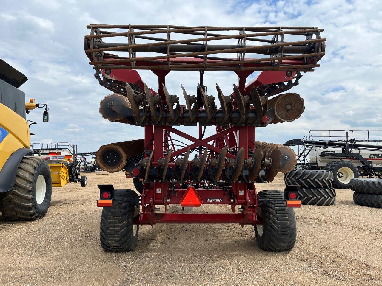 2020 Salford Halo - HSD - 40' Vertical Tillage