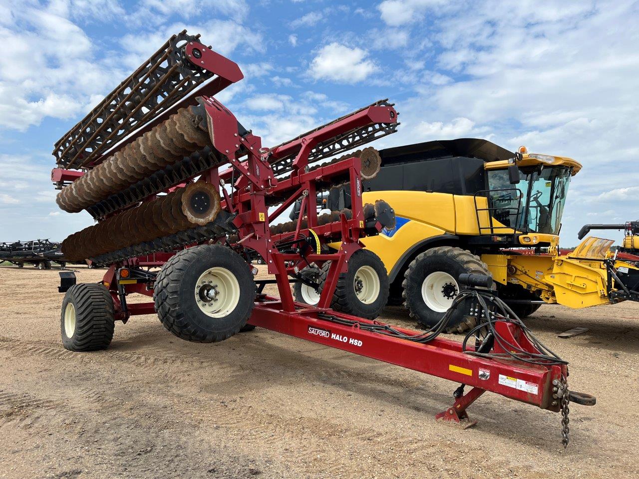 2020 Salford Halo - HSD - 40' Vertical Tillage