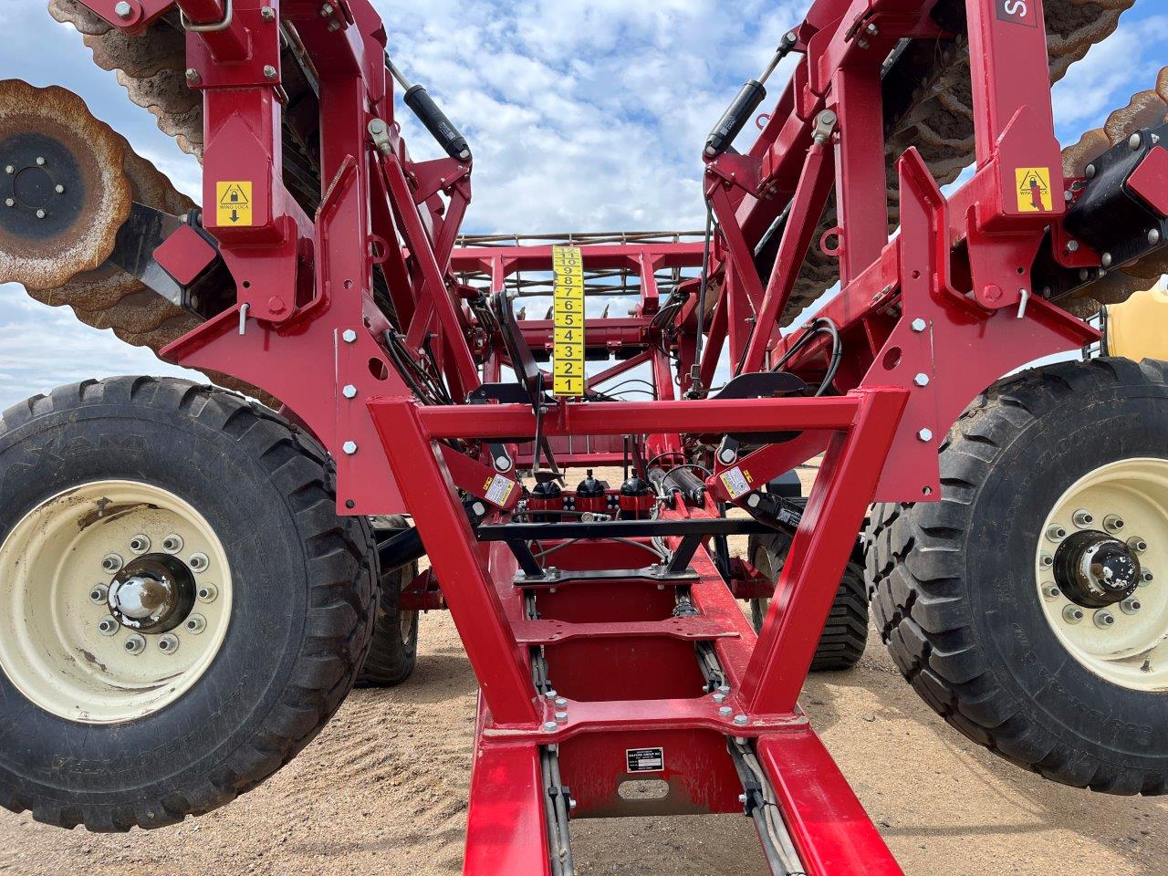2020 Salford Halo - HSD - 40' Vertical Tillage