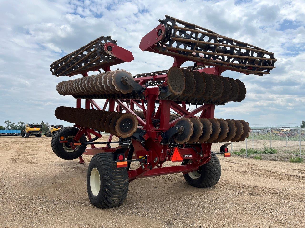 2020 Salford Halo - HSD - 40' Vertical Tillage