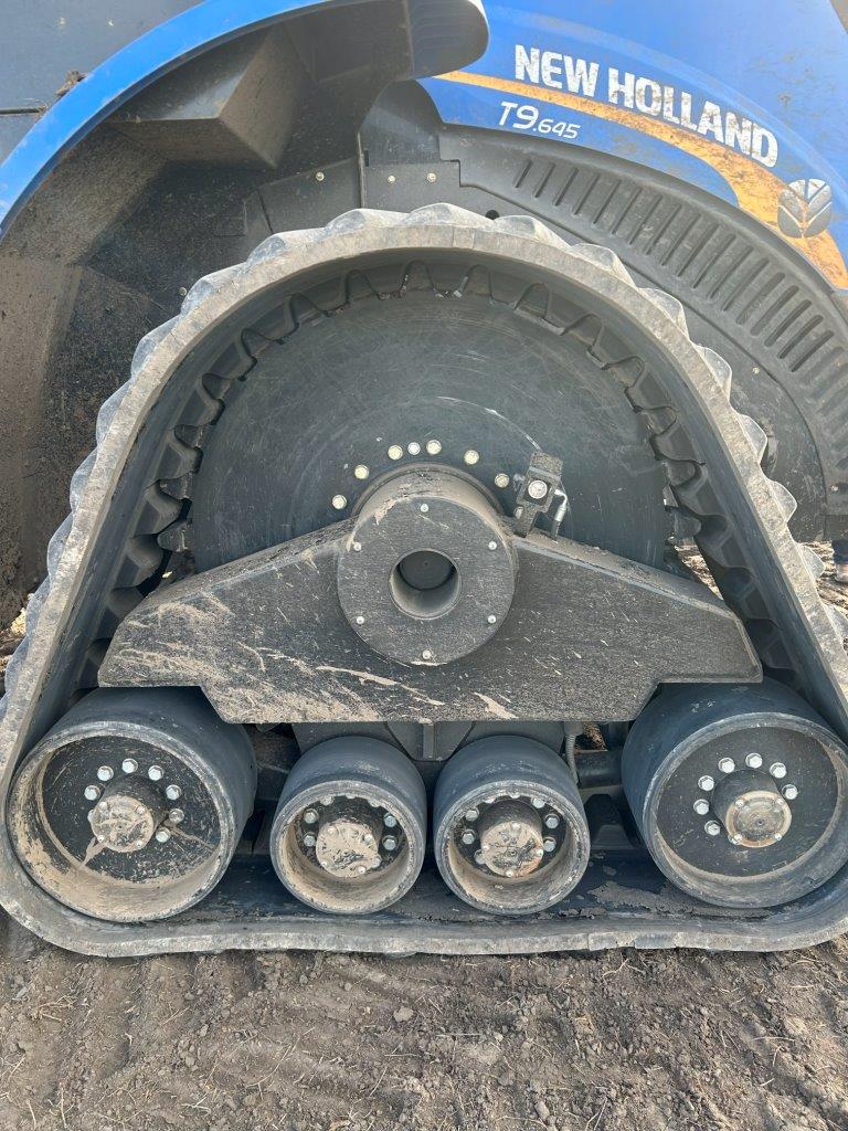 2017 New Holland T9.645 SmartTrax Tractor