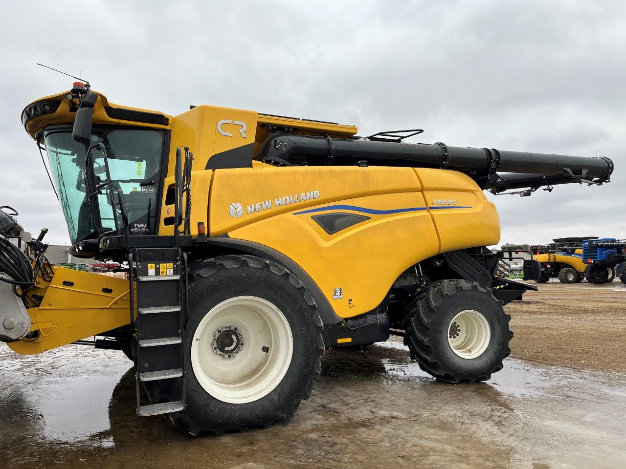 2024 New Holland CR8.90 Combine