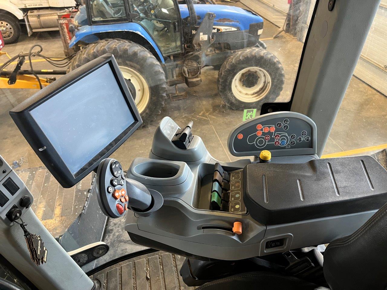 2015 New Holland T9.700 SmartTrax Tractor