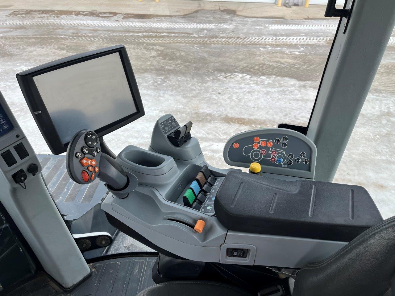 2015 New Holland T9.700 SmartTrax Tractor