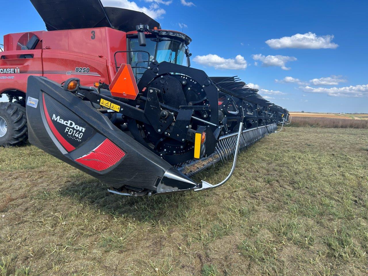 2018 MacDon FD140 DK CNH-21 w/ AWS Air Reel Header Draper Flex