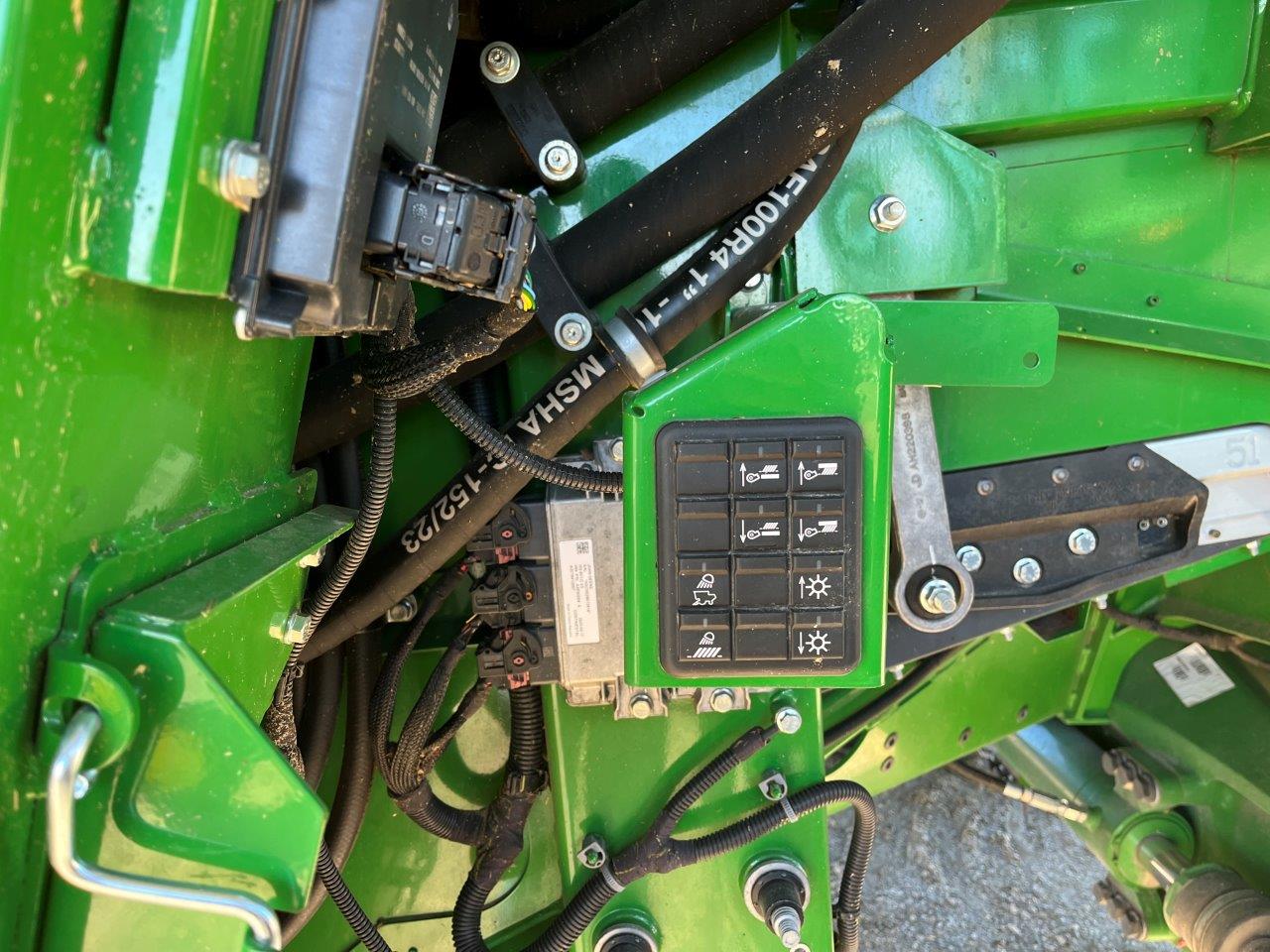 2023 John Deere X9 1000 Combine