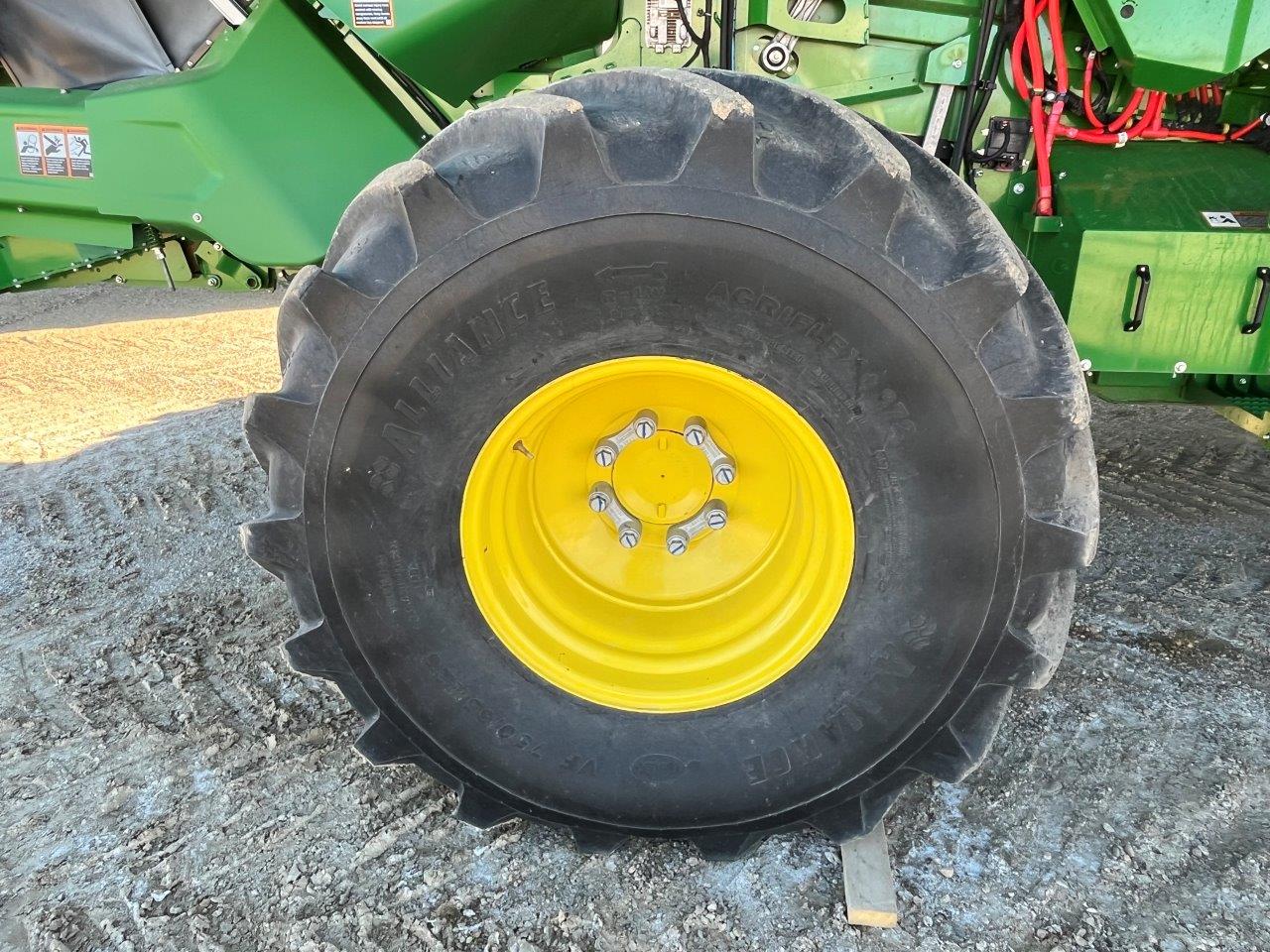 2023 John Deere X9 1000 Combine