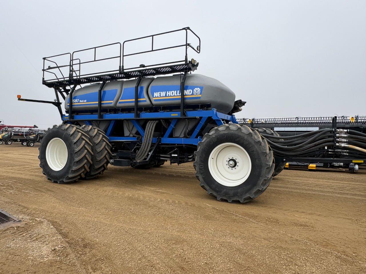 2016 New Holland P2060 70'10" w/ P4580 Air Cart Air Drill
