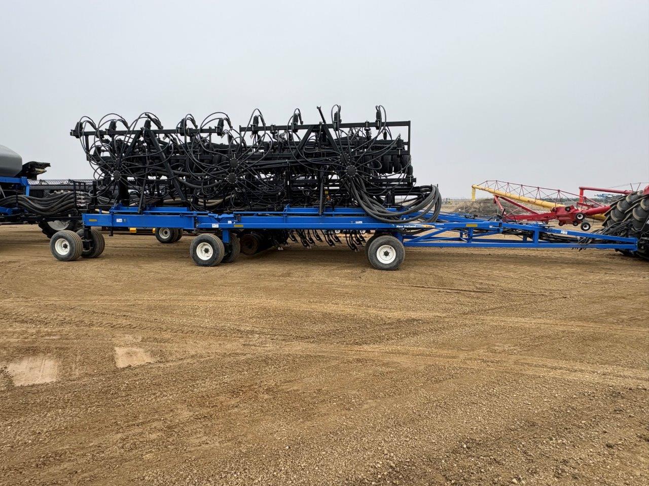 2016 New Holland P2060 70'10" w/ P4580 Air Cart Air Drill