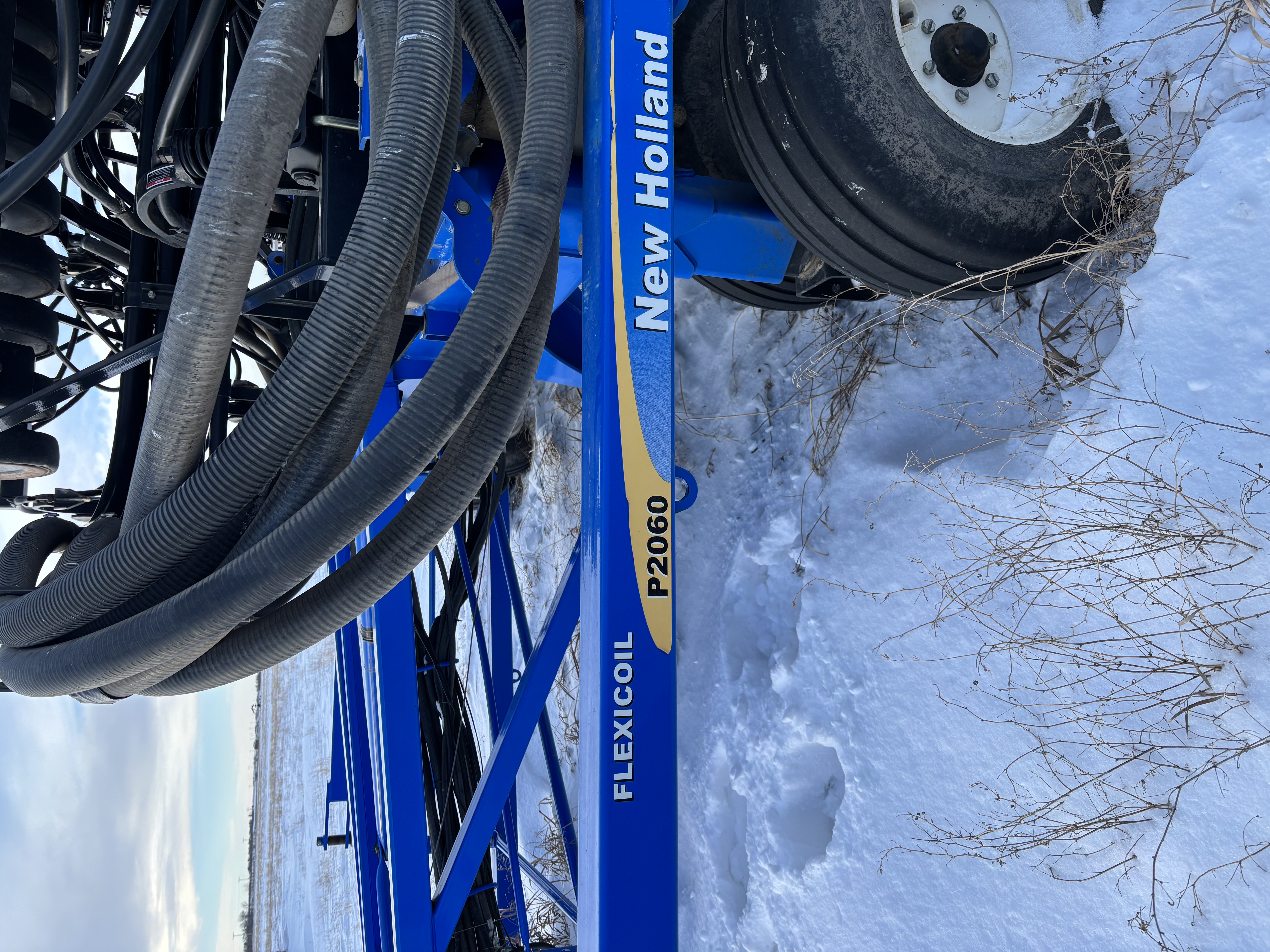 2016 New Holland P2060 70'10" w/ P4580 Air Cart Air Drill