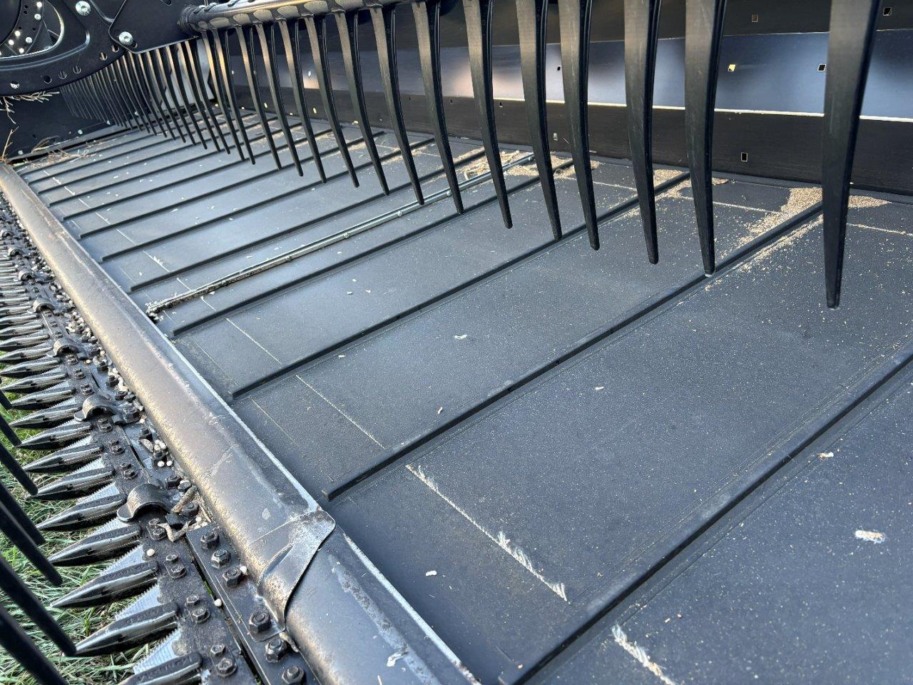 2020 MacDon FD135 SK JD-21 Header Draper Flex