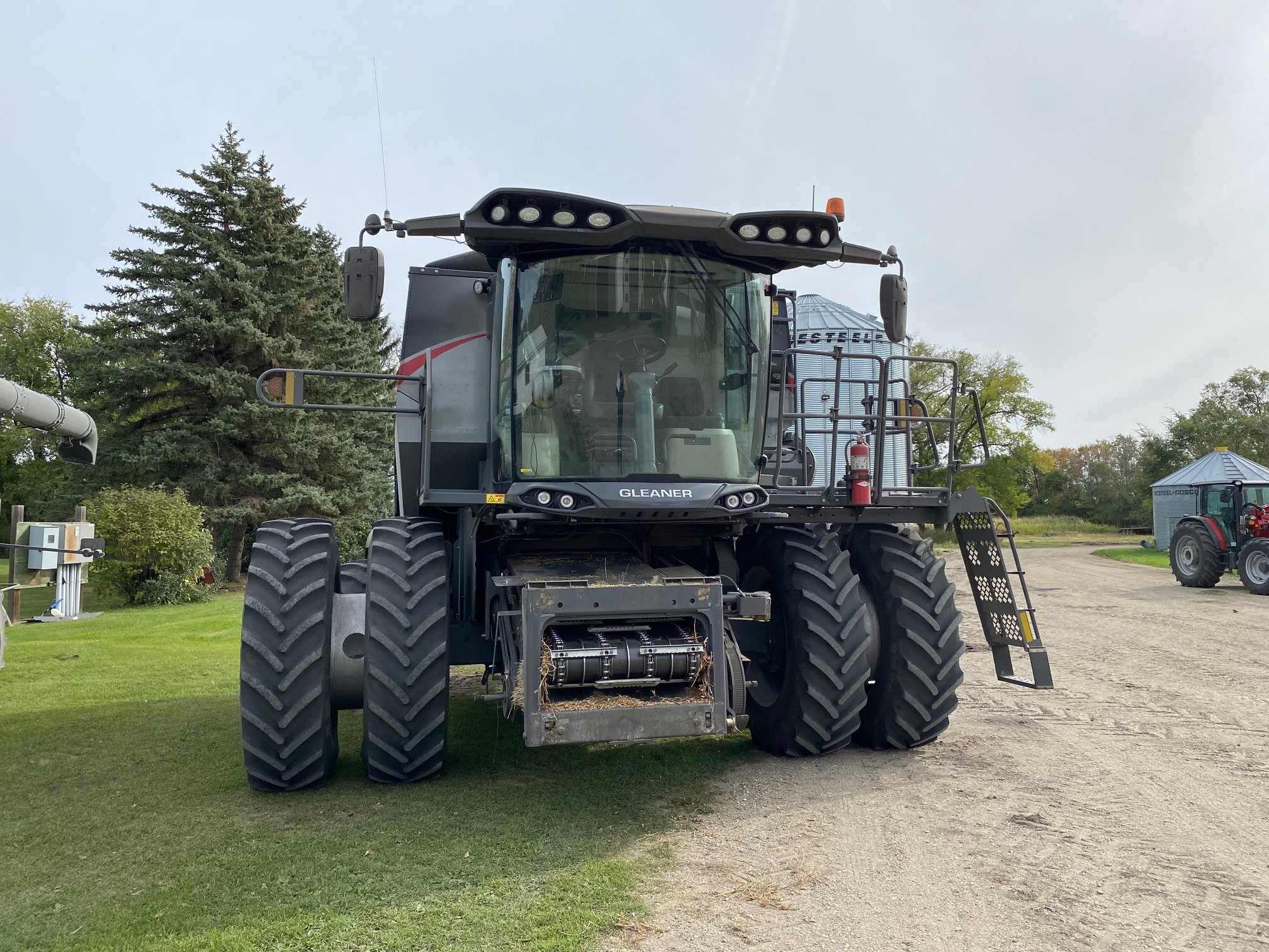 2017 AGCO Gleaner S98 Combine