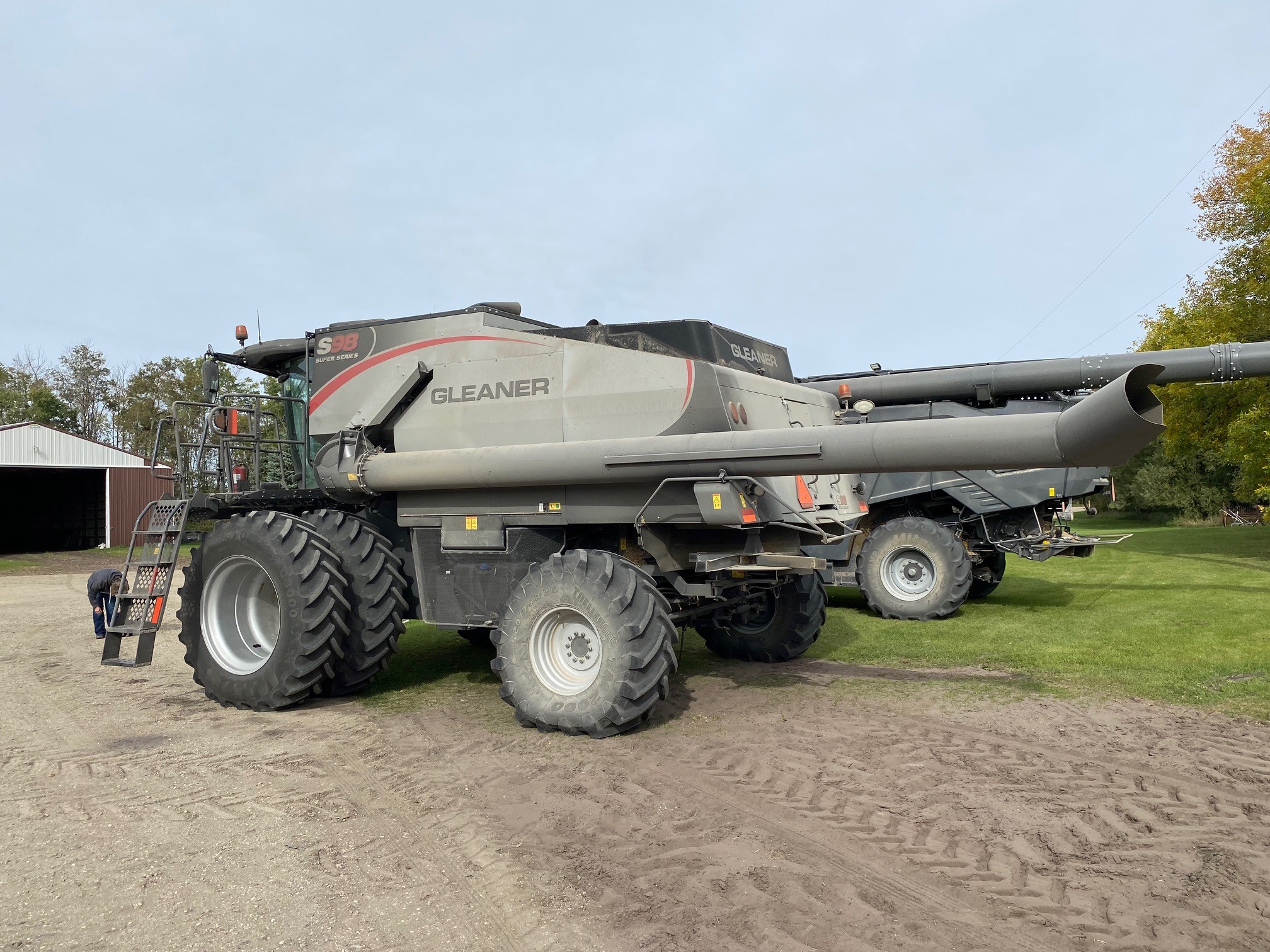 2017 AGCO Gleaner S98 Combine