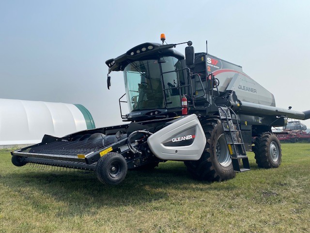 2022 Gleaner GLS97 Combine