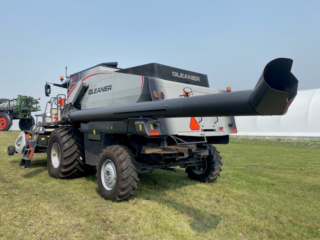 2022 Gleaner GLS97 Combine