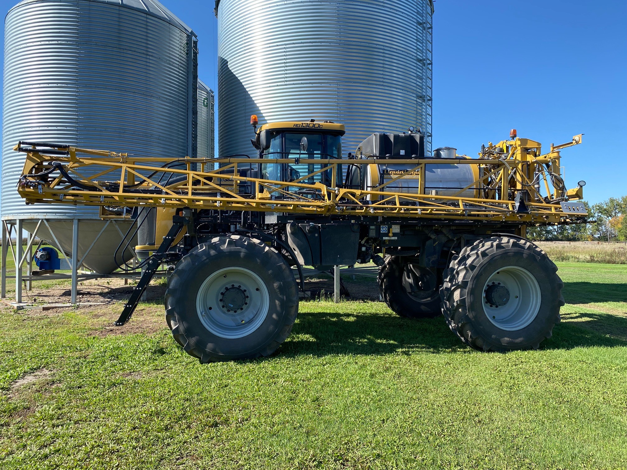 2022 RoGator RG1300C Sprayer/High Clearance