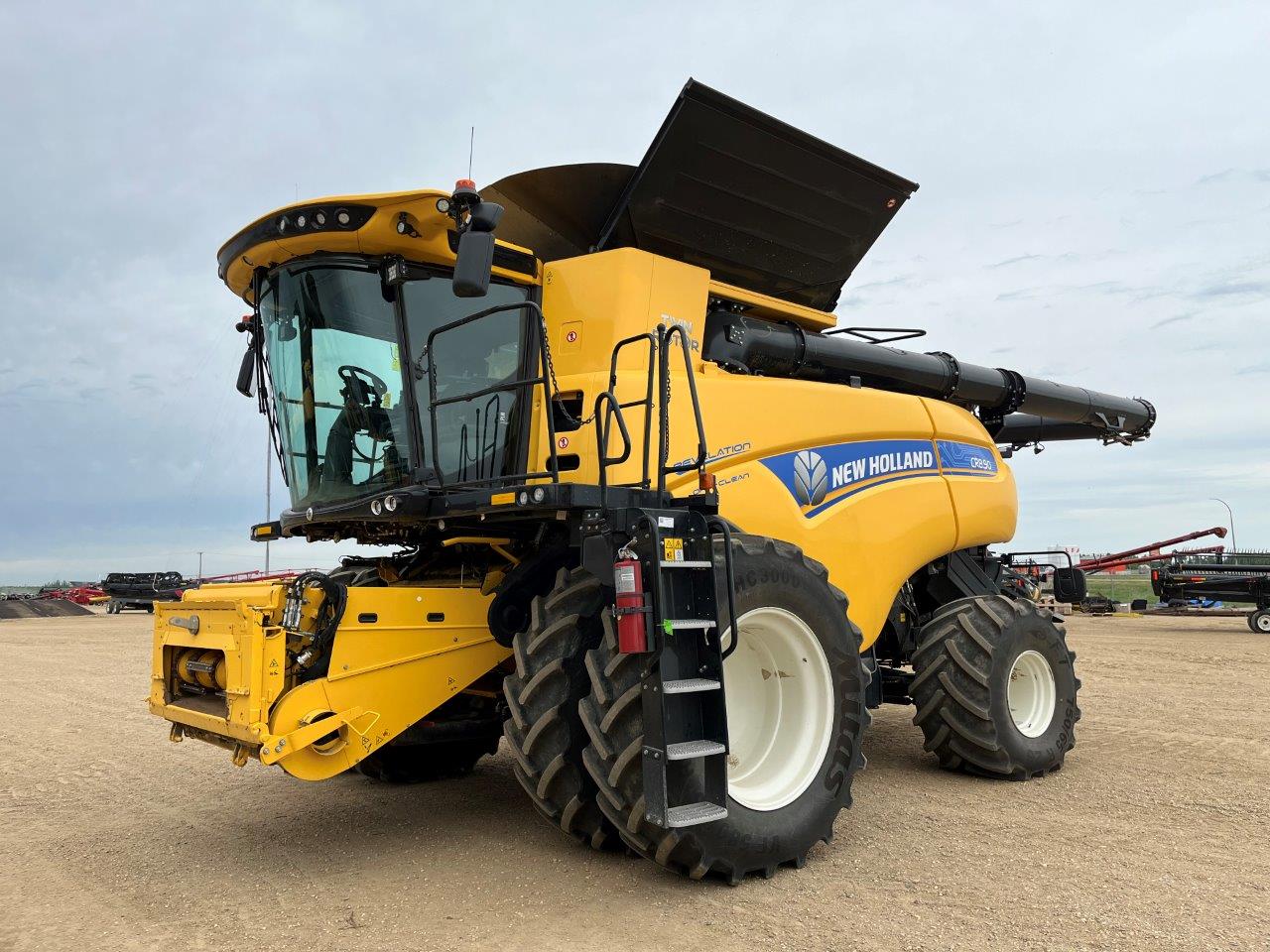 2023 New Holland CR8.90 Combine