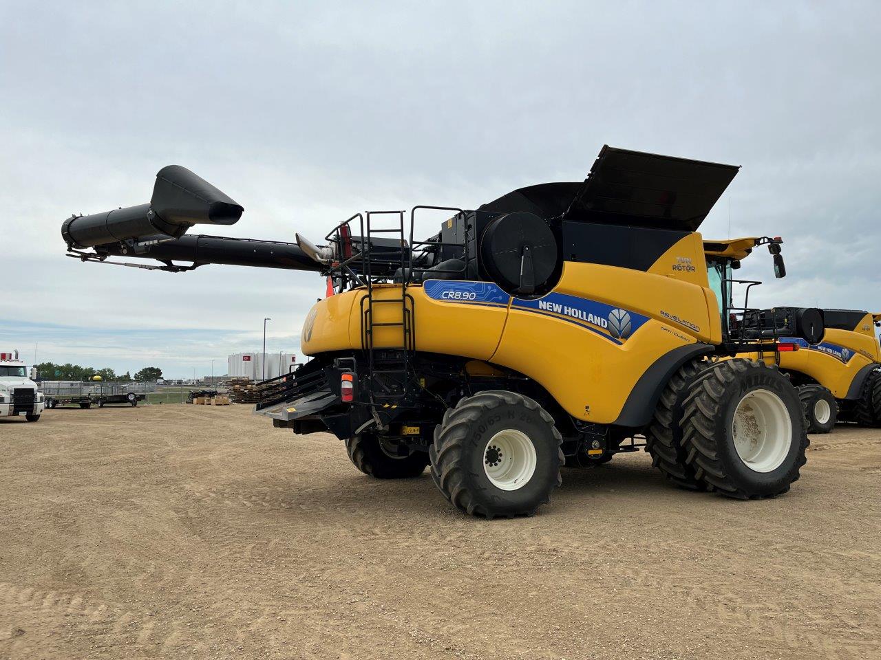 2023 New Holland CR8.90 Combine