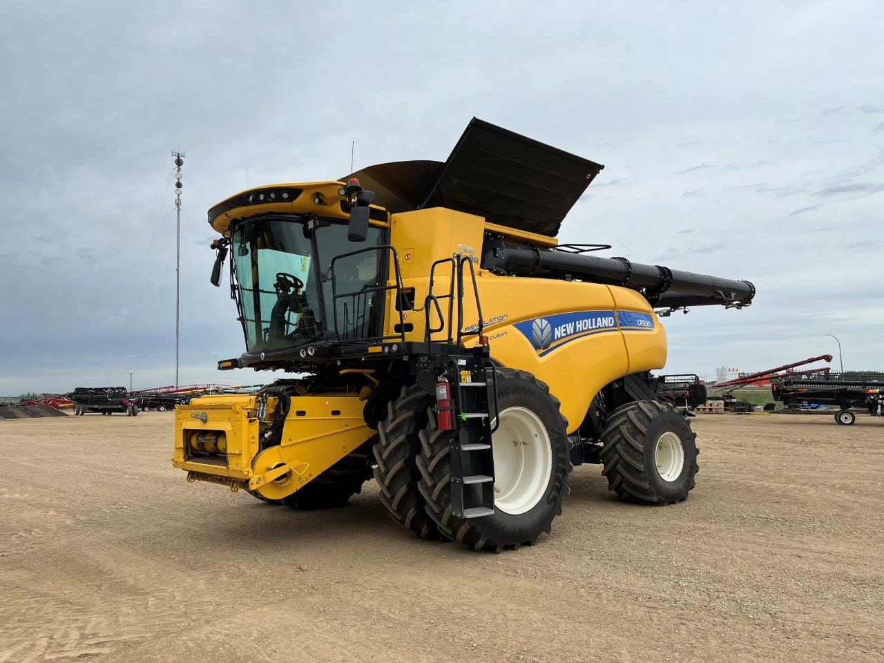 2023 New Holland CR8.90 Combine
