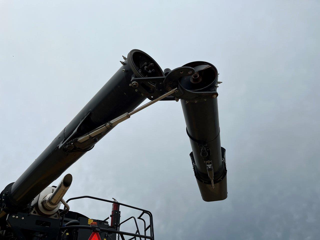 2023 New Holland CR8.90 Combine