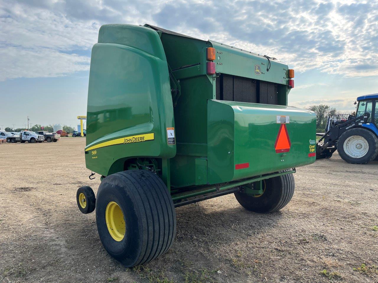 2013 John Deere 569 Premium Baler/Round