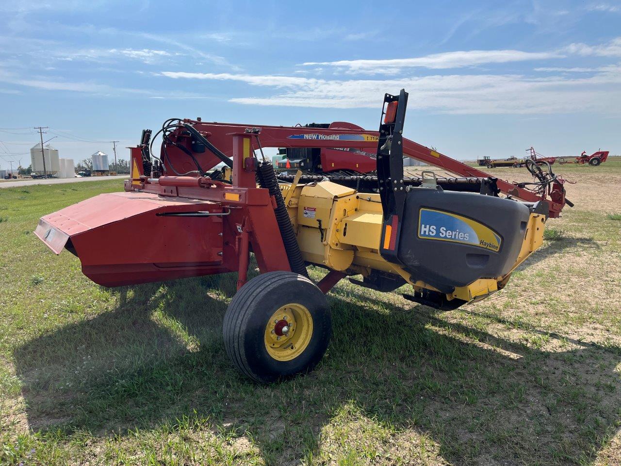 2009 New Holland H7150-16' Mower Conditioner