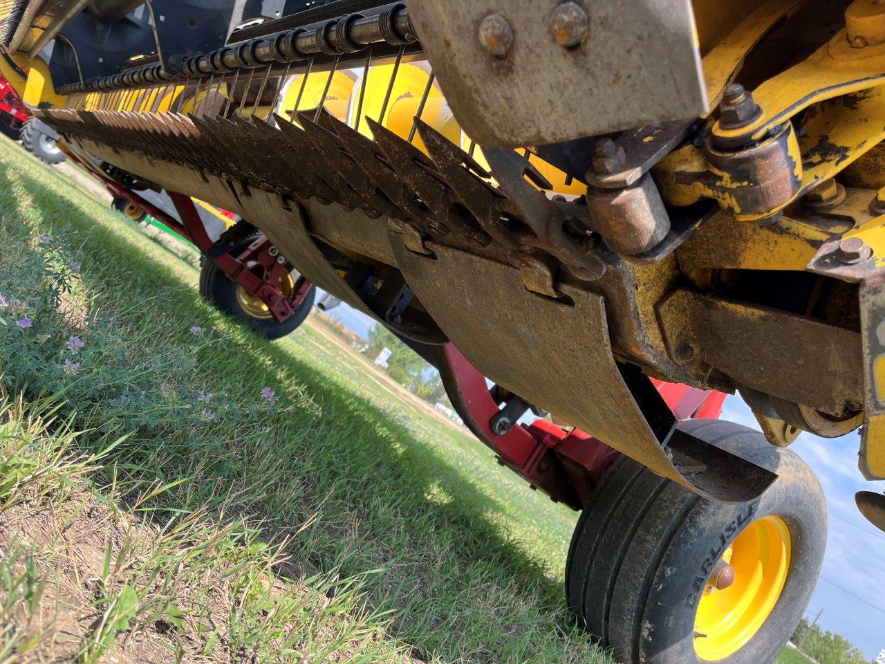 2009 New Holland H7150-16' Mower Conditioner