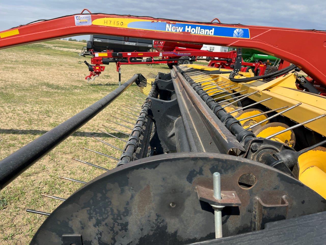 2009 New Holland H7150-16' Mower Conditioner