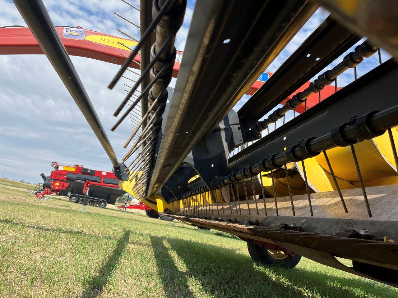 2009 New Holland H7150-16' Mower Conditioner