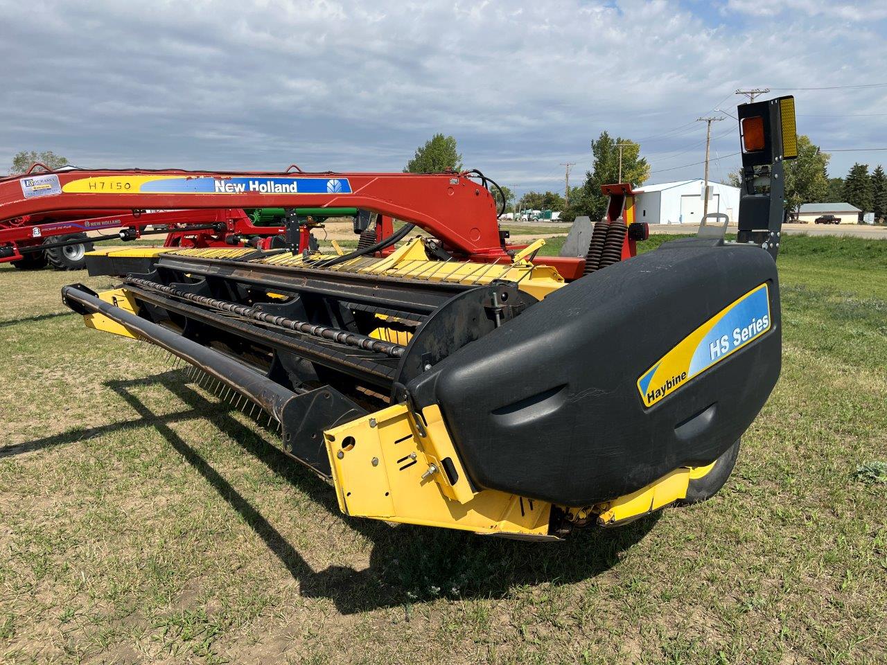 2009 New Holland H7150-16' Mower Conditioner