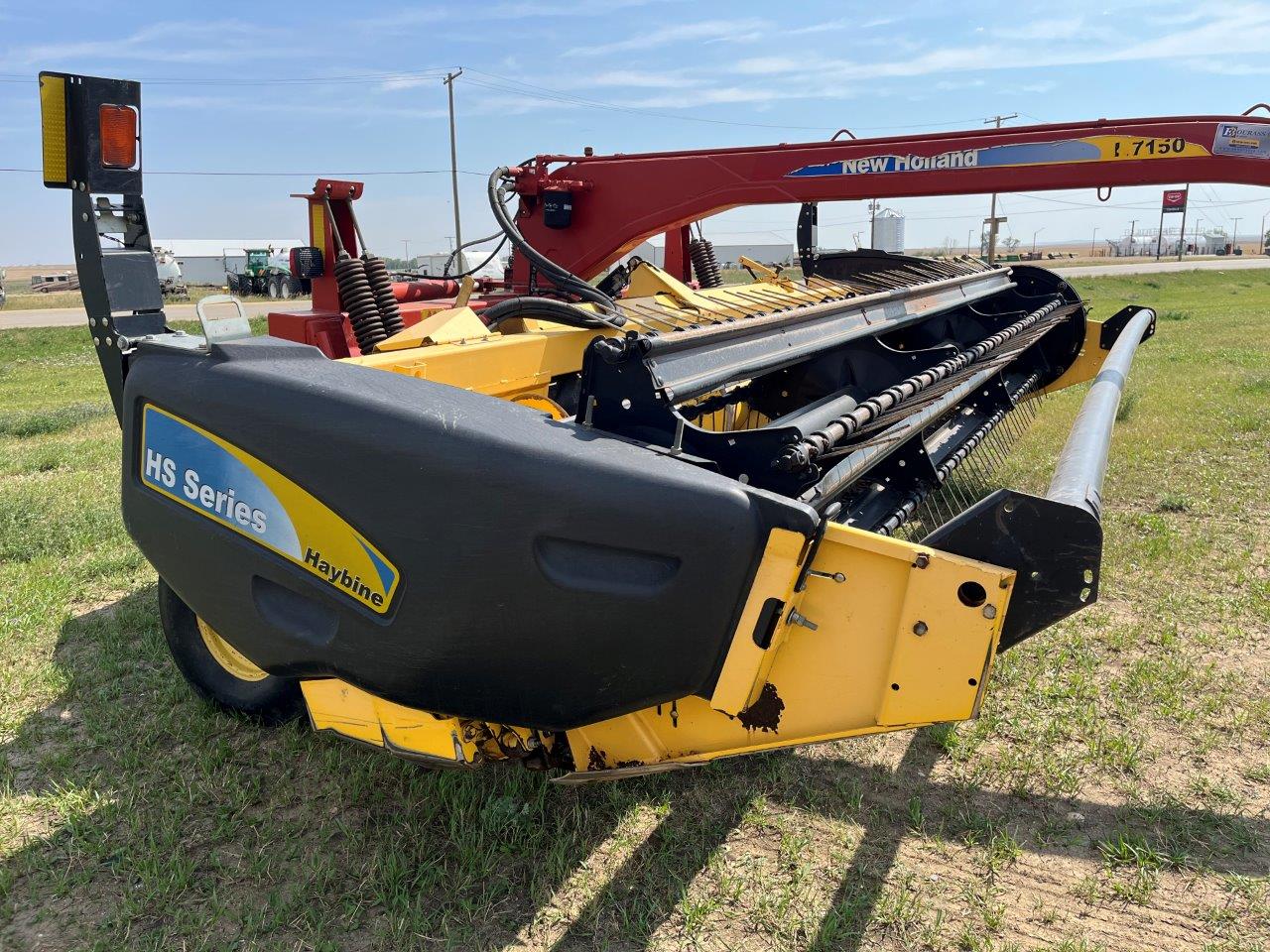 2009 New Holland H7150-16' Mower Conditioner