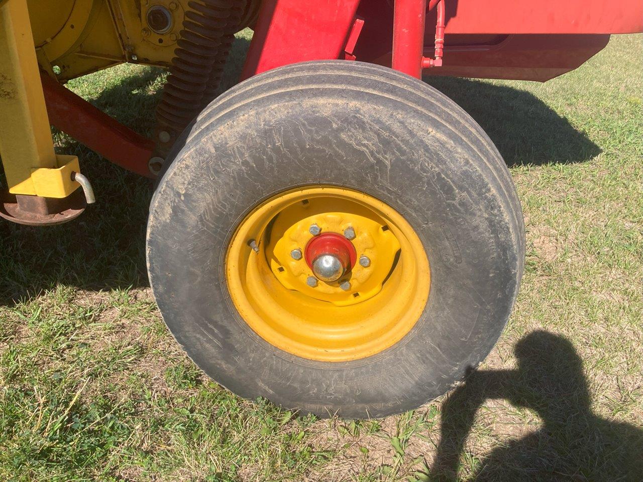 2005 New Holland 1475-14' Mower Conditioner