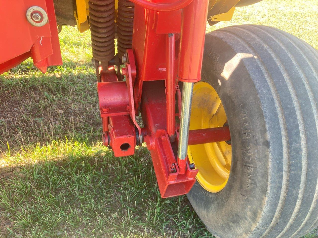 2005 New Holland 1475-14' Mower Conditioner