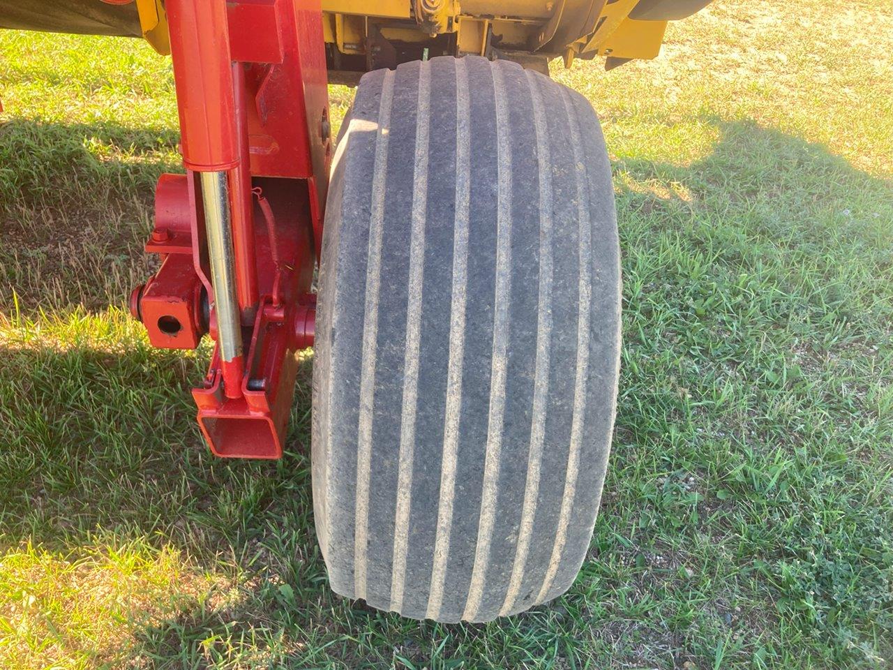 2005 New Holland 1475-14' Mower Conditioner