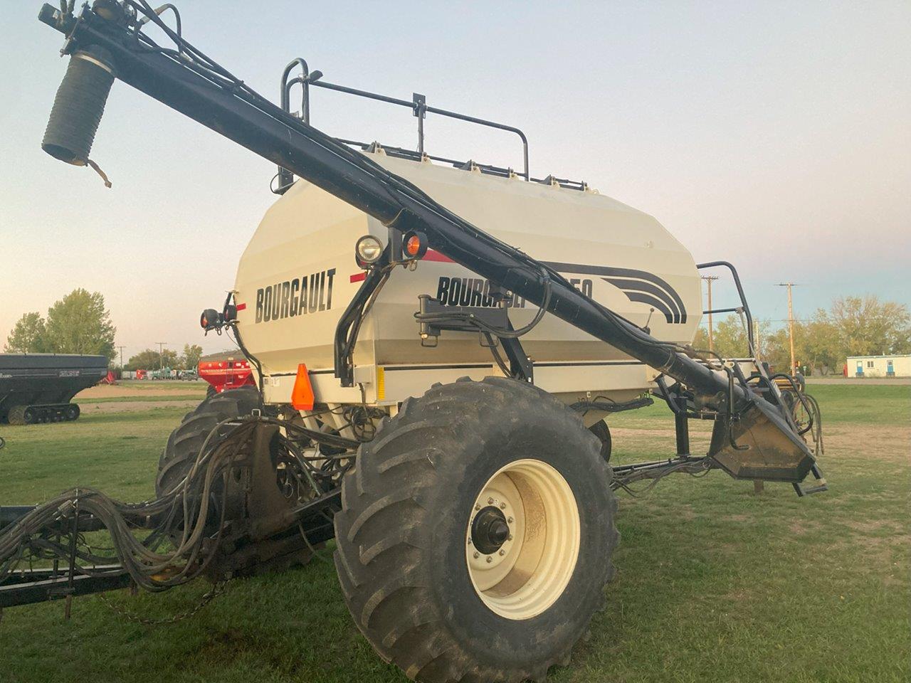 2010 Seed Master 6612 w/ BGT L6350 Frt and BGT 6550ST Rear Air Drill