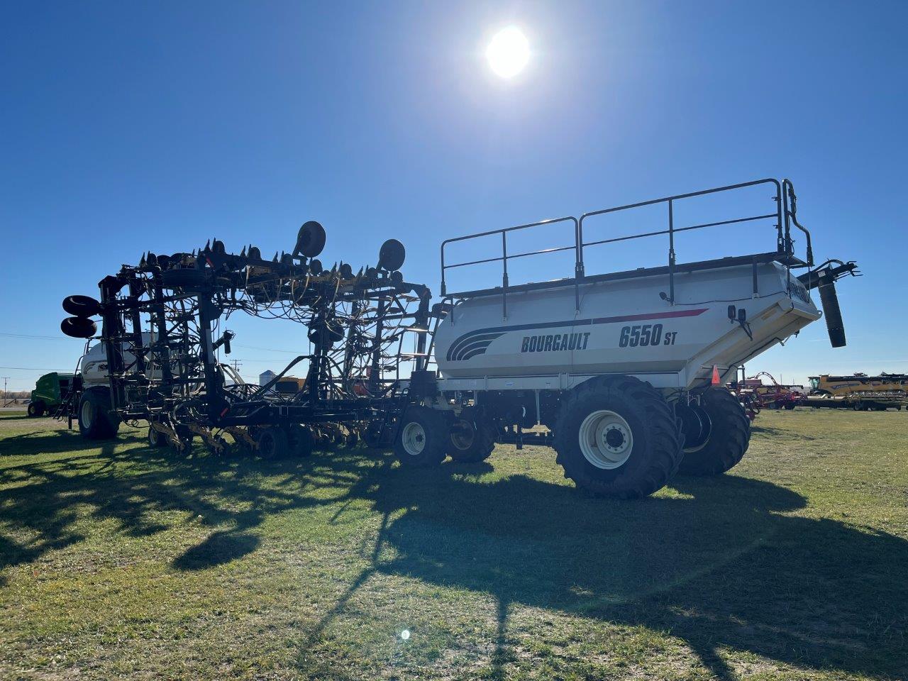 2010 Seed Master 6612 w/ BGT L6350 Frt and BGT 6550ST Rear Air Drill