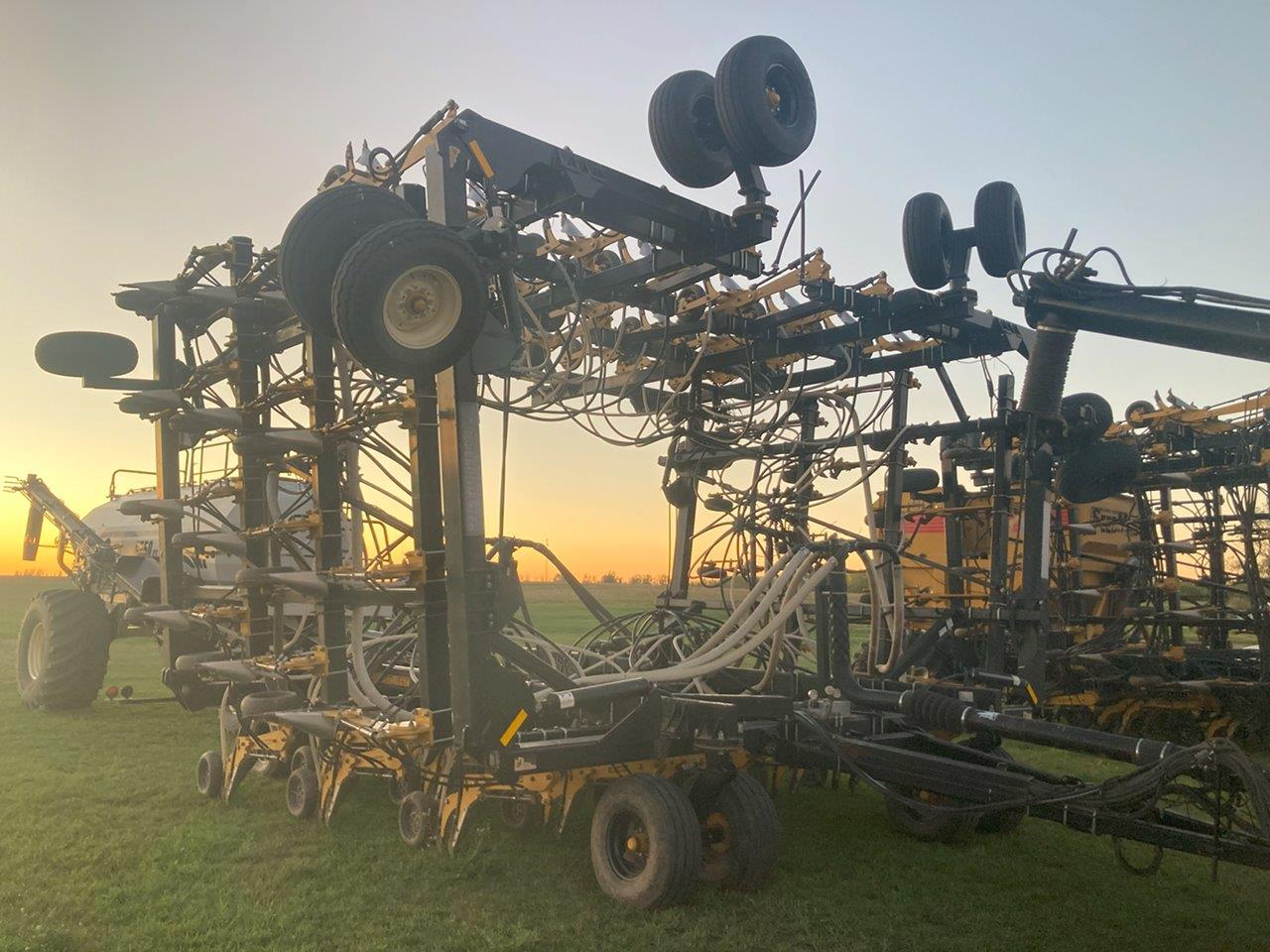 2010 Seed Master 6612 w/ BGT L6350 Frt and BGT 6550ST Rear Air Drill