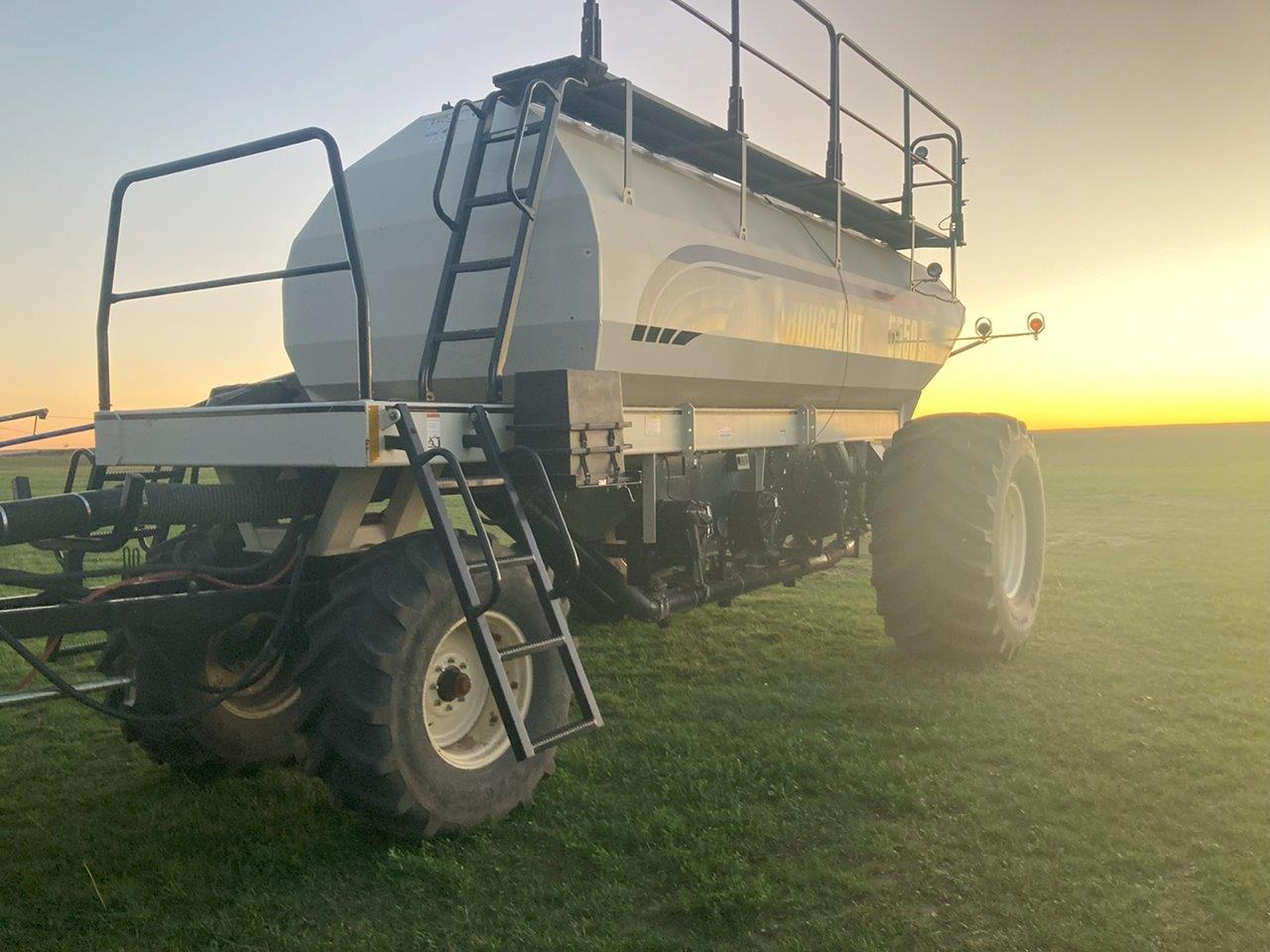 2010 Seed Master 6612 w/ BGT L6350 Frt and BGT 6550ST Rear Air Drill