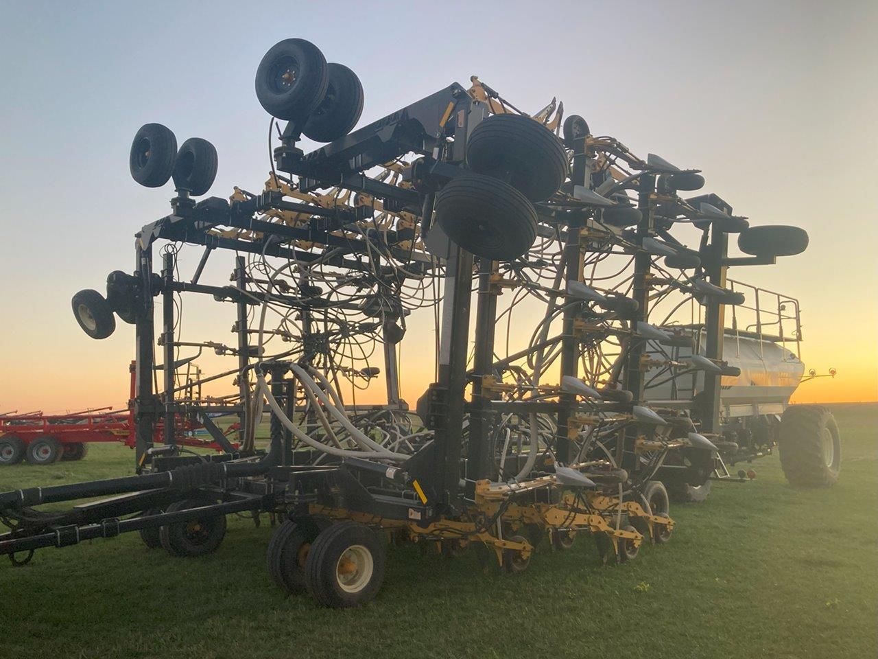 2010 Seed Master 6612 w/ BGT L6350 Frt and BGT 6550ST Rear Air Drill