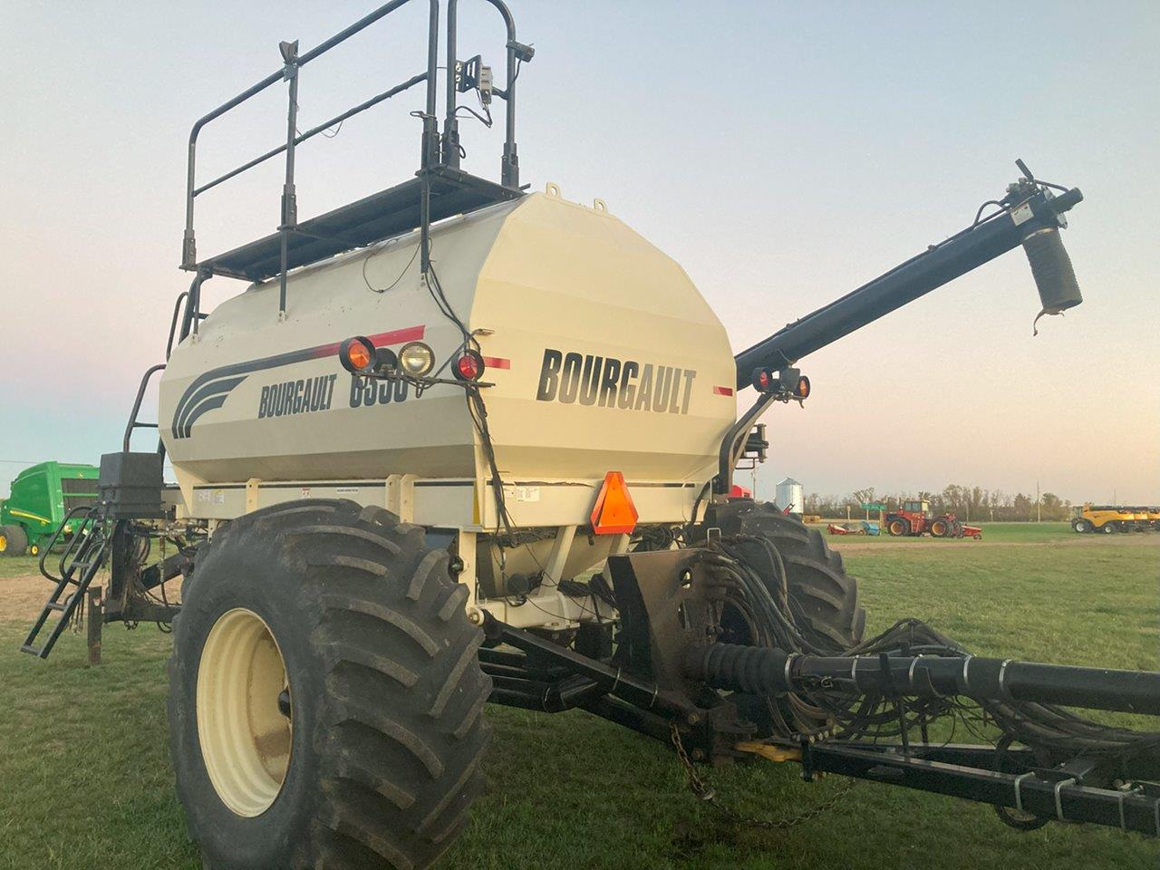 2010 Seed Master 6612 w/ BGT L6350 Frt and BGT 6550ST Rear Air Drill