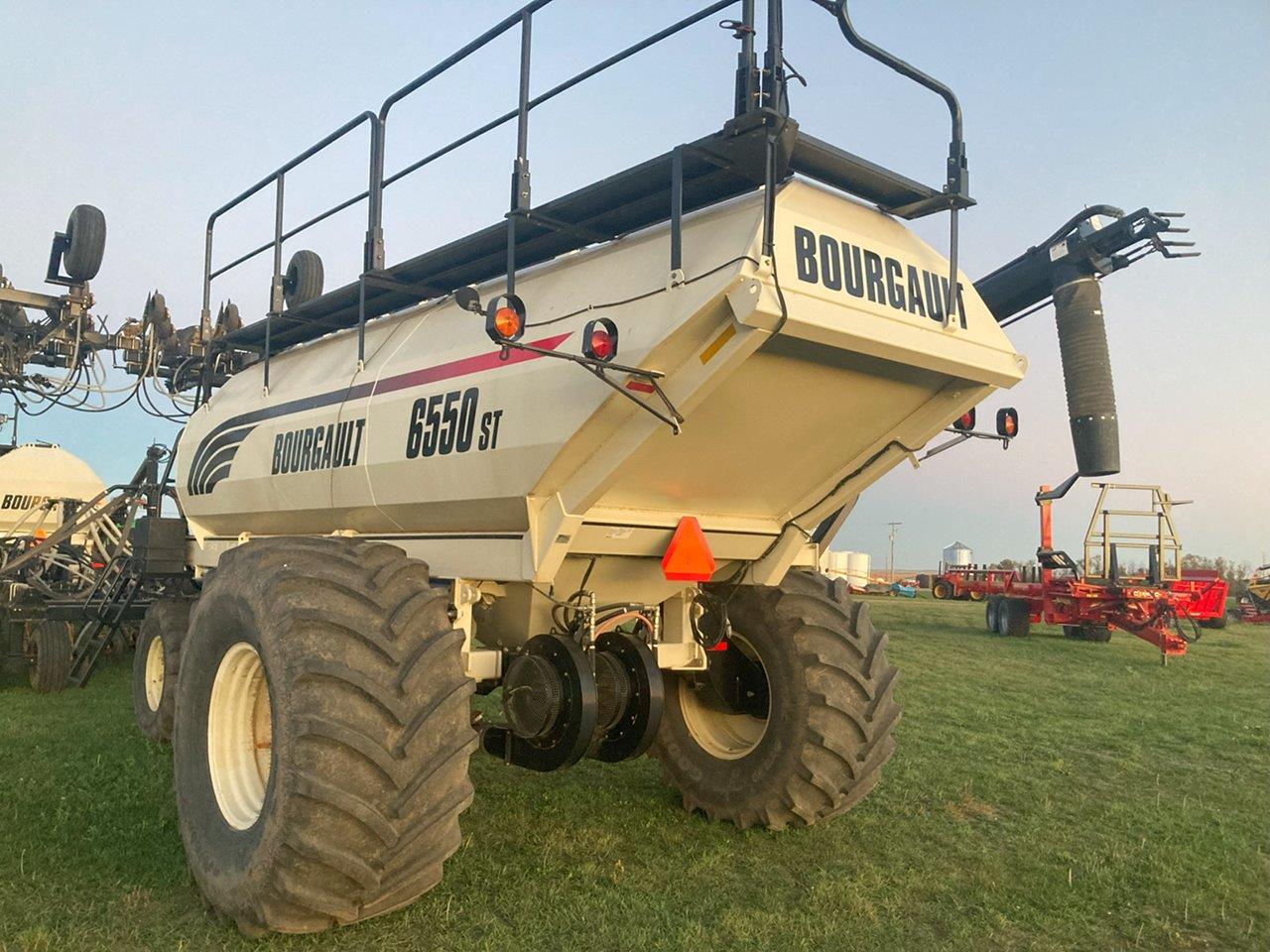 2010 Seed Master 6612 w/ BGT L6350 Frt and BGT 6550ST Rear Air Drill