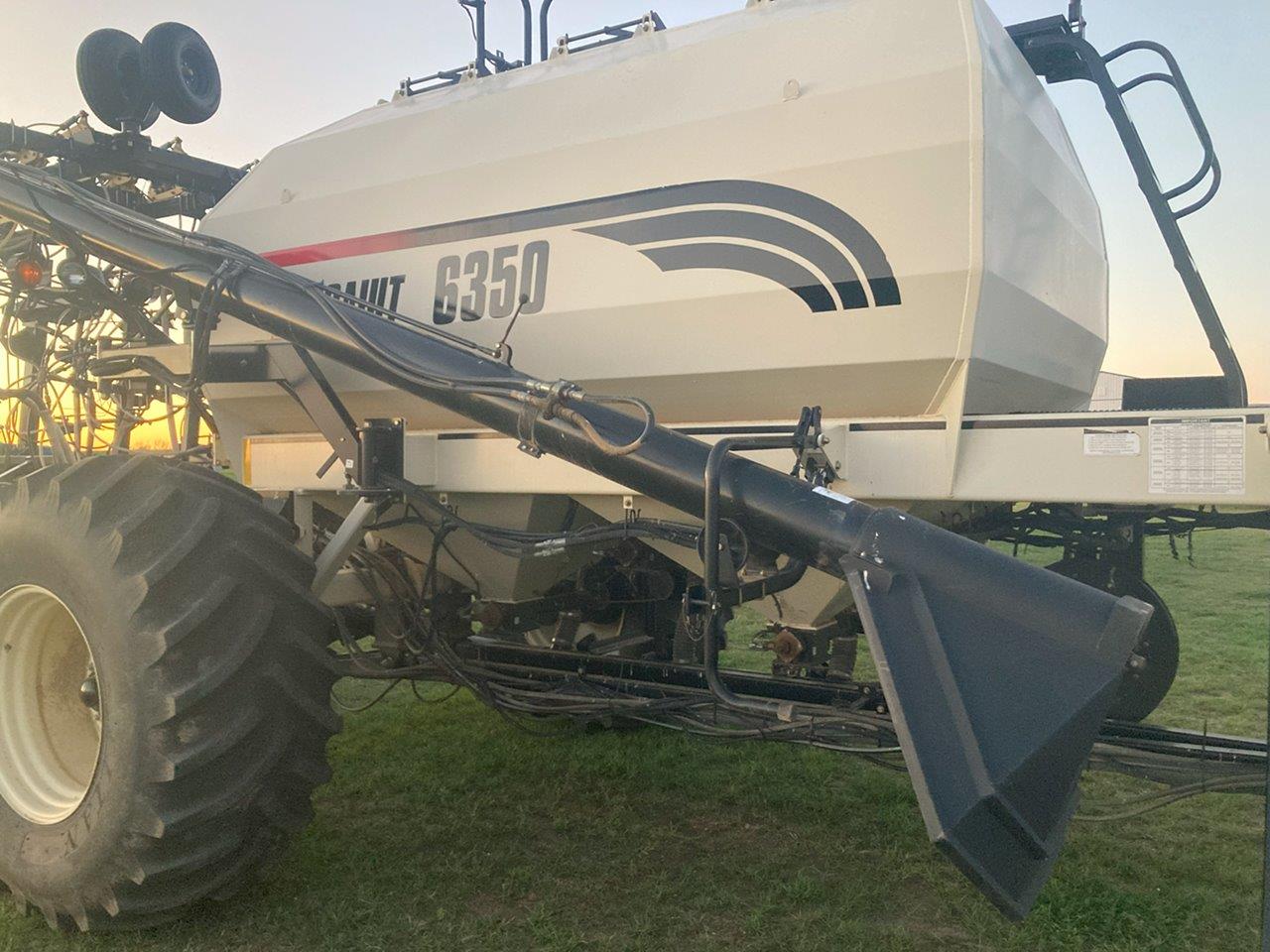 2010 Seed Master 6612 w/ BGT L6350 Frt and BGT 6550ST Rear Air Drill