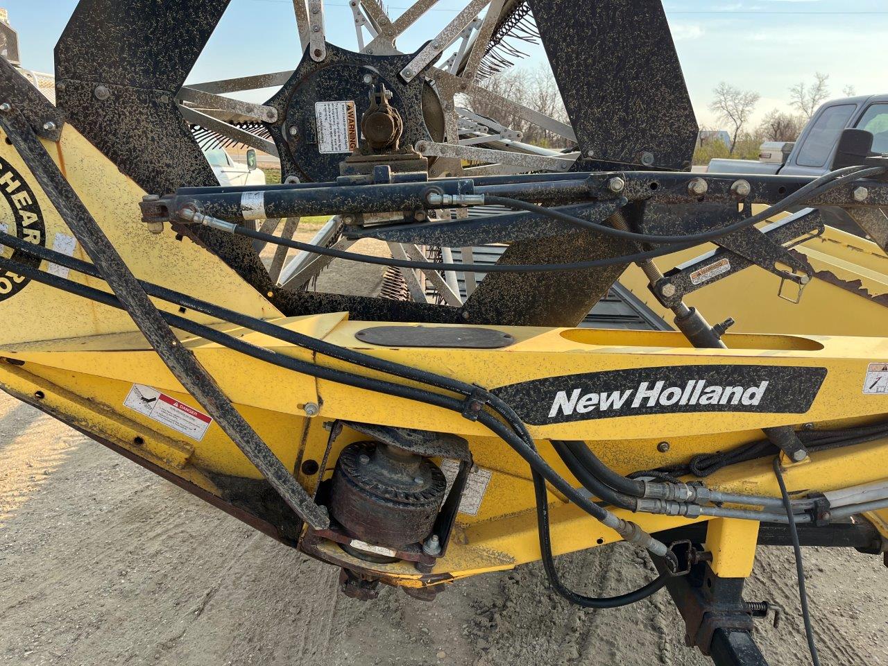 2005 New Holland HB30 Windrower Draper Header