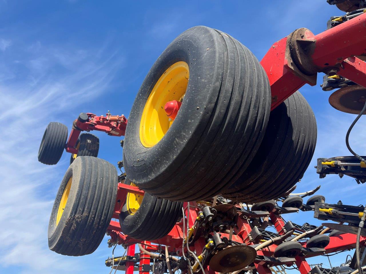 2014 Bourgault 3320QDA 76'10" Air Drill