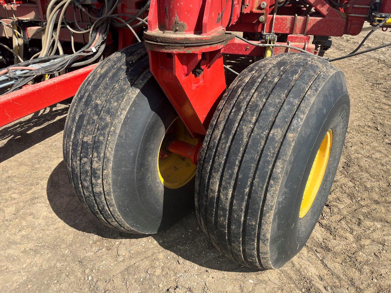 2014 Bourgault 3320QDA 76'10" Air Drill