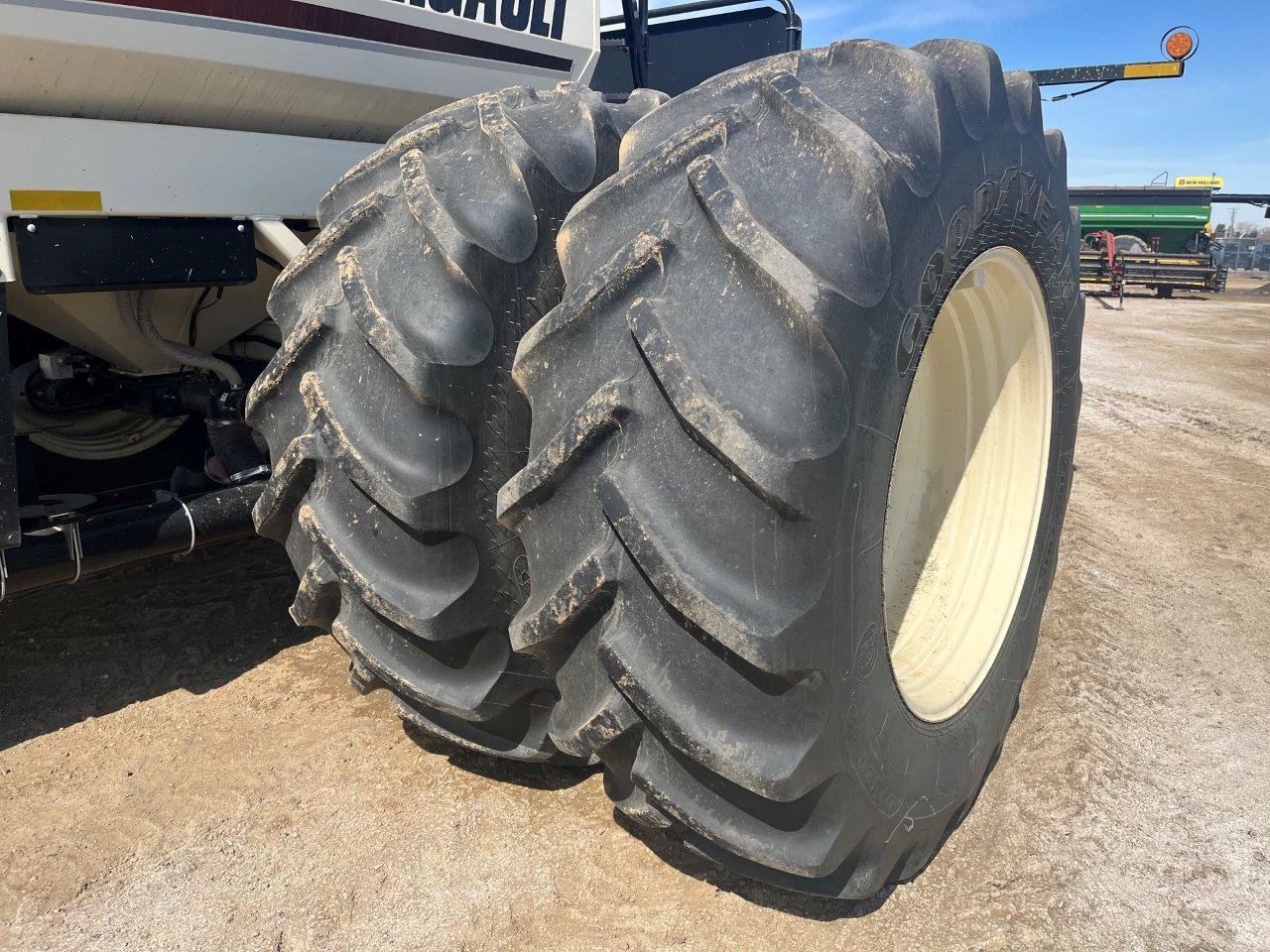 2014 Bourgault 3320QDA 76'10" w/ 7700 Air Drill