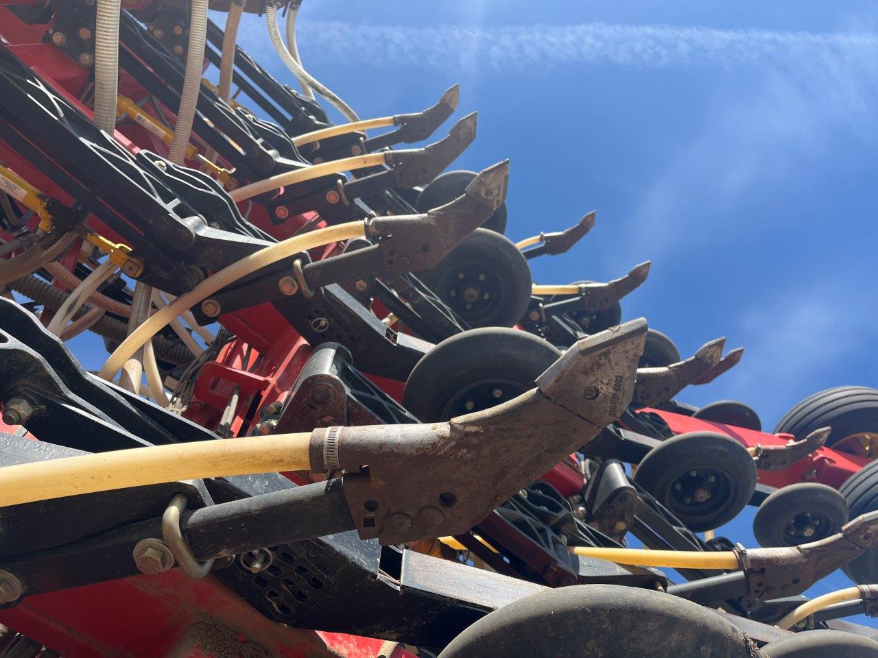 2014 Bourgault 3320QDA 76'10" Air Drill