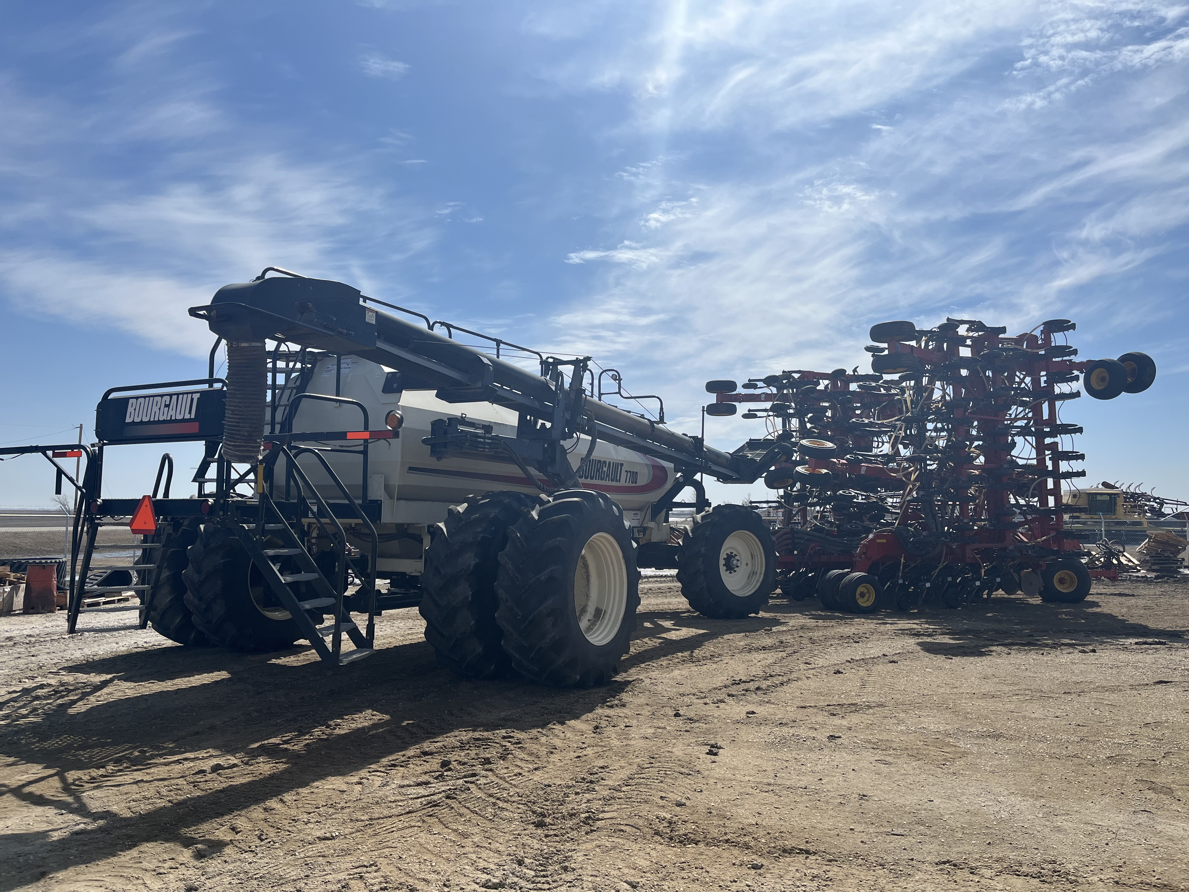 2014 Bourgault 3320QDA 76'10" w/ 7700 Air Drill