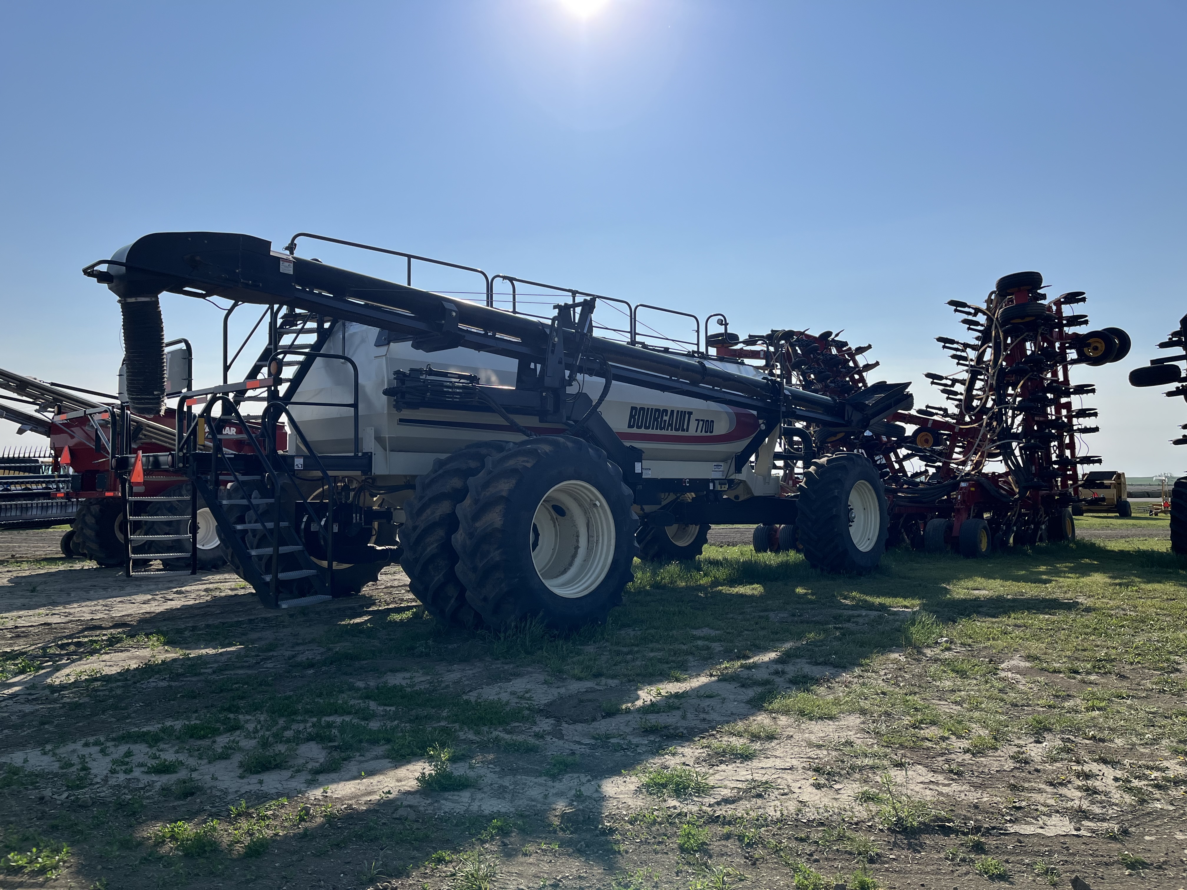 2014 Bourgault 3320QDA 76'10" w/ 7700 Air Drill